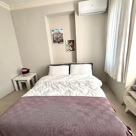 Pink House By The Seashore 2 Bedroom Fiber Internet *