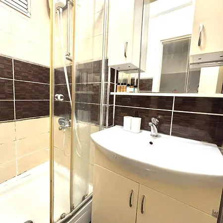Pink House By The Seashore 2 Bedroom Fiber Internet Villa Estambul